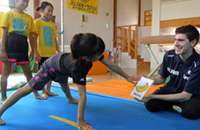 体を動かしながら学ぶ英語